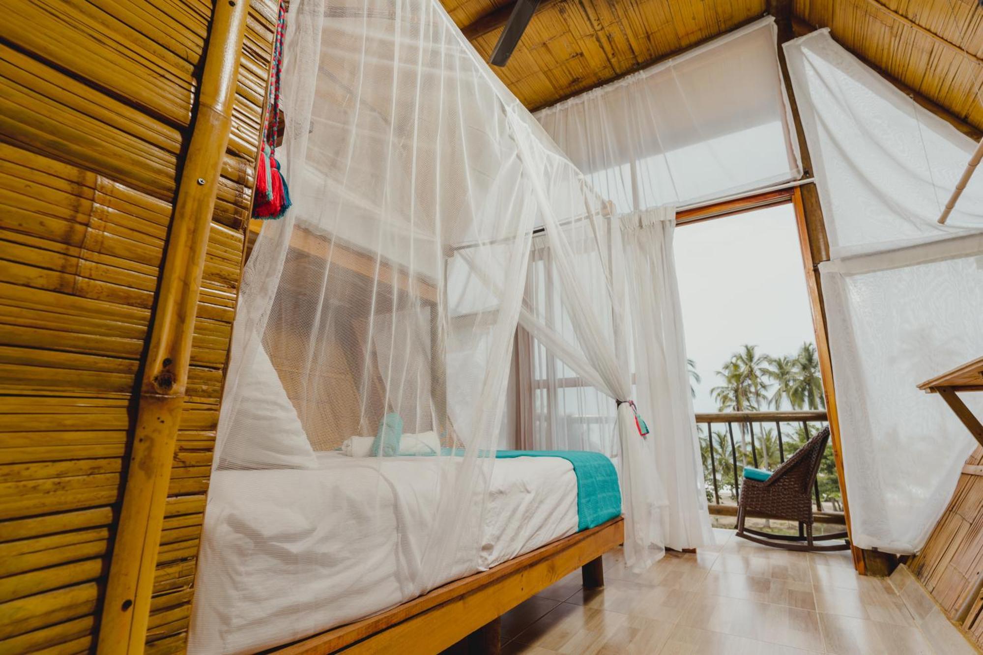 Uuttaaka Eco-Hotel Паломино Екстериор снимка