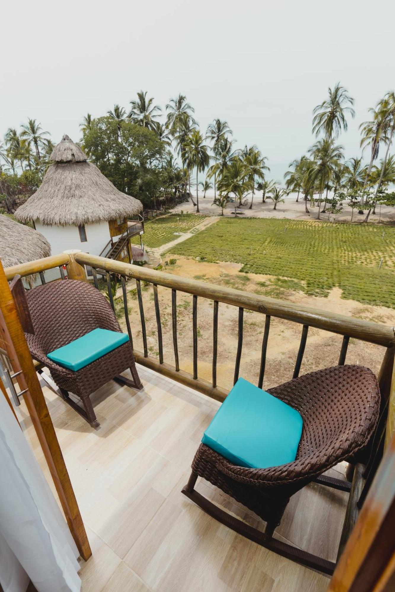 Uuttaaka Eco-Hotel Паломино Екстериор снимка